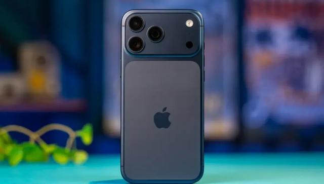 رکوردشکنی قیمت رجیستری آیفون؛ فعالسازی آیفون ۱۷ پرو مکس ۶۵ میلیون تومان شد!