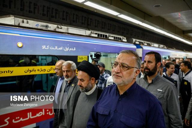 تحویل اولین رام قطار چینی برای ورود به متروی تهران/ ۵۷ اتوبوس دوکابین دیزلی به گمرک