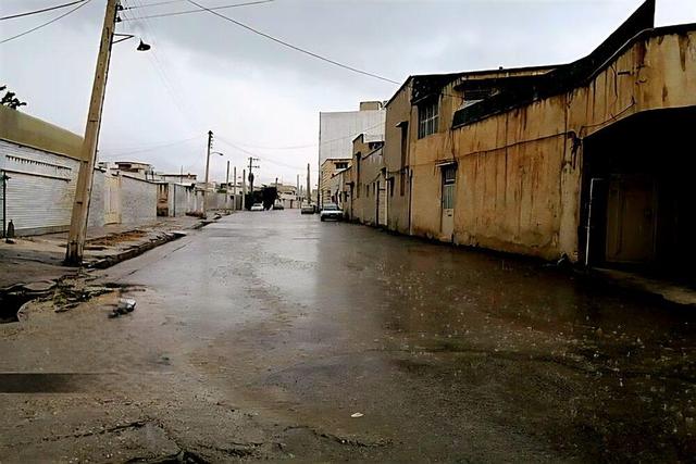 هنگام بارندگی و طوفان ‌به تأسیسات برقی دست نزنید