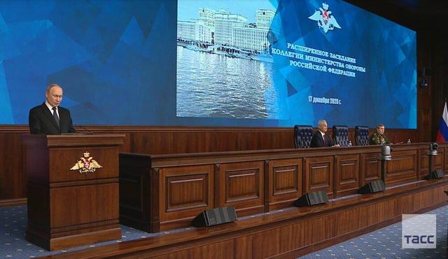 پوتین: روسیه ابتکار عمل قاطعی در میدان نبرد دارد