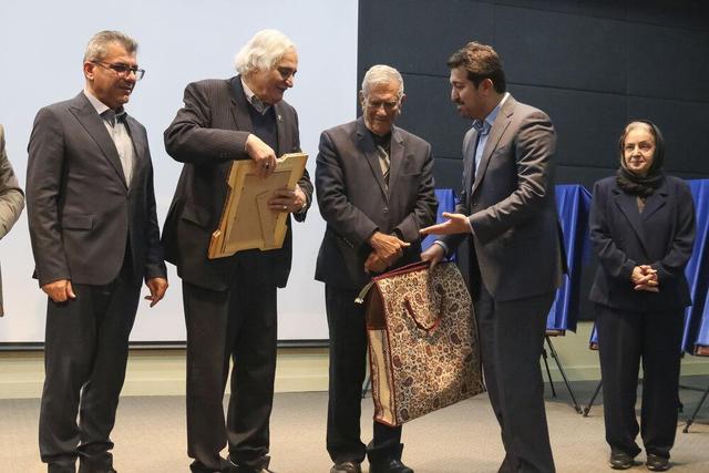 تجلیل استاد برجسته زمین‌شناسی ایران در دانشگاه شیراز