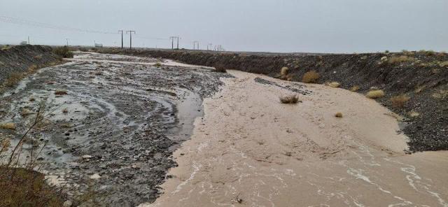 سیلاب در چند محور روستایی شهرستان بم/ خسارت جدی گزارش نشده است