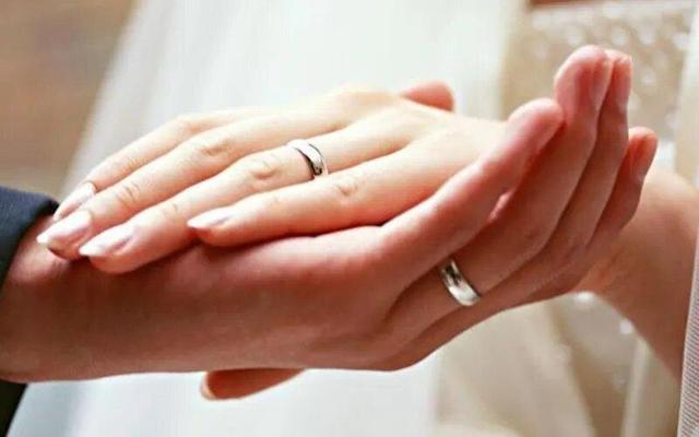 واکنش شدید نماینده زن به کاهش مهریه/ تعهدات شرعی ازدواج تضعیف می شود