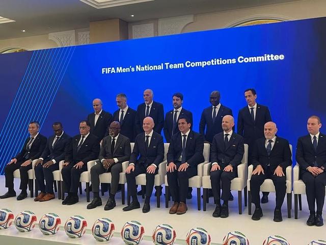 جلسه تاج با اینفانتینو در دوحه؛ رئیس فیفا به کمک تیم ملی می‌آید؟