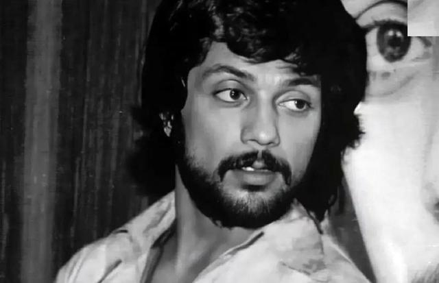 داریوش: صدای من غمگین است چون چیزی جز غم وجود ندارد / چیزی در دنیا نیست که بشود به آن دل بست