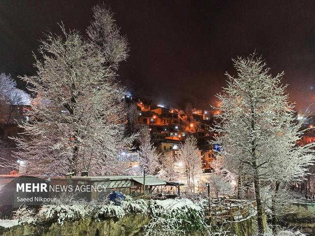 بارش نخستین برف پاییزی در ماسوله