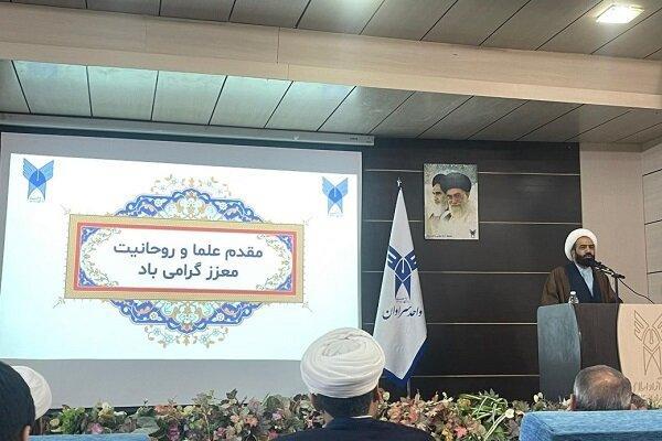 امام جمعه سراوان: غفلت از توطئه‌های دشمن آسیب‌زاست