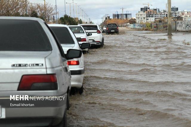 بارش باران و آبگرفتگی معابر سیرجان