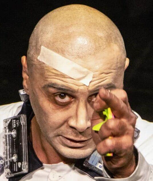 برگزیده جشنواره فجر: تئاتر مظلوم‌ترین حرفه‌ است/ توانایی مستقل شدن را پیدا نکردم