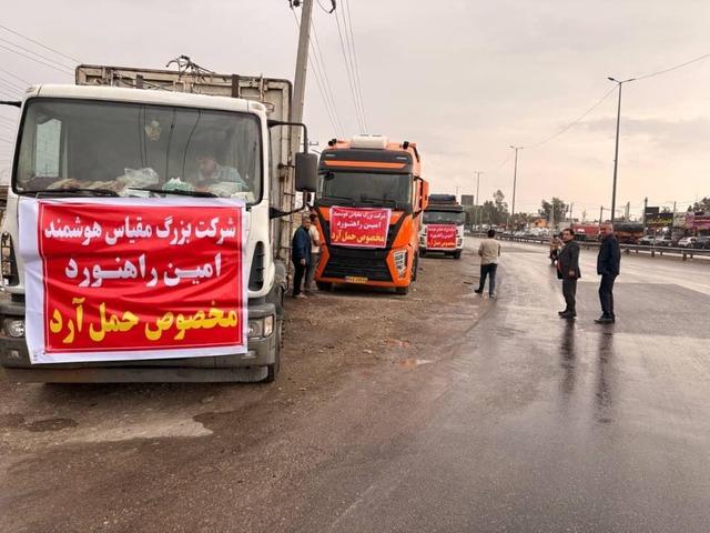 تداوم حمل آرد از کارخانه‌های هرمزگان باوجود باران و سیلاب