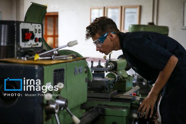 هنرستان‌های همجوار کارخانه؛ منتظر حمایت صنایع  چهارمحال و بختیاری