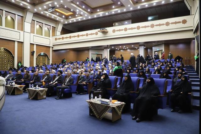 دهمین اجلاس استانی نماز در قم برگزار شد