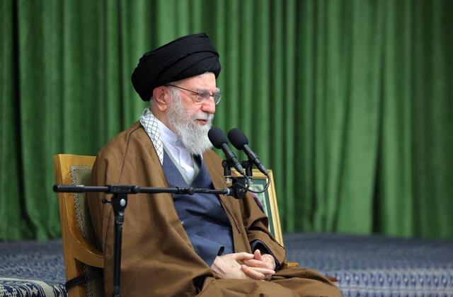 رهبر انقلاب: با وجود سختی‌ها نقاط مثبت فراوانی در کشور داریم +ویدیو