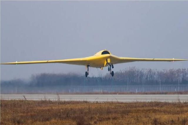 اولین پرواز موفق پهپاد جاسوسی رادارگریز چین با سرعت ۱۰۰۰ کیلومتر در ساعت