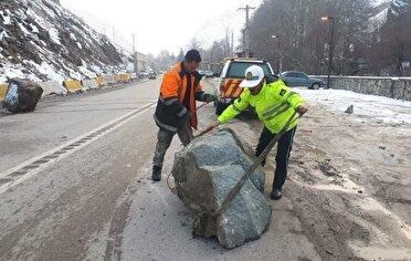 افزایش خطر ریزش سنگ در محور‌های کوهستانی مازندران