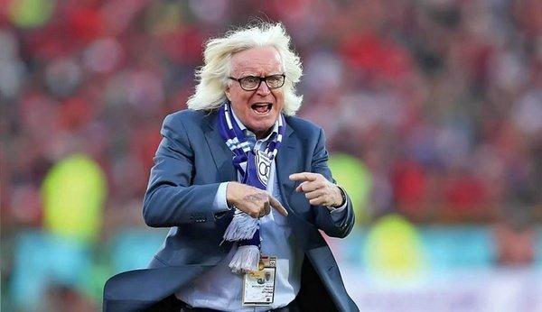 وینفرد شفر: بله این استقلال قهرمان نمی شود | هرج و مرج زیادی در این باشگاه بوده است