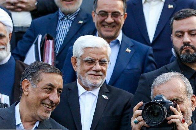 جنگ عارف و جعفر در دولت بحرانی شد؛ هشدار به پزشکیان | این وزیر مدتهاست استعفا کرده و...