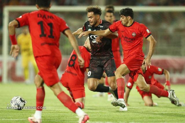 این ترابی و بیرانوند بازیکنان فصل قبل نیستند/ ممکن است جو یادگار به ضرر تراکتور شود/ اورونوف و حسینزاده برگ برنده دو تیم هستند