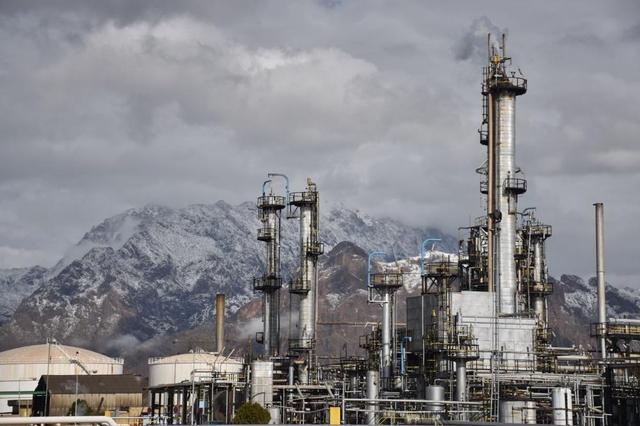 واگذاری پالایشگاه کرمانشاه و پتروشیمی بیستون مطابق قوانین انجام شده است