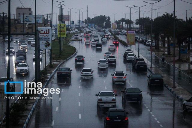 ورود سومین سامانه بارشی به هرمزگان با هشدار سیل و طغیان رودخانهها/ دریا تا شنبه مواج است