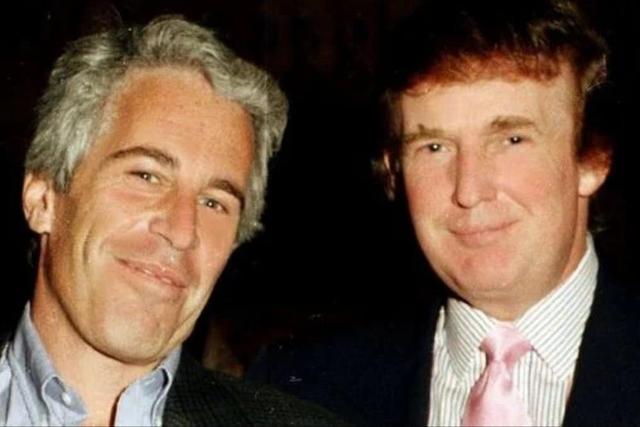 پرونده اپستین دوباره خبرساز شد: چامسکی و گیتس در کانون توجه