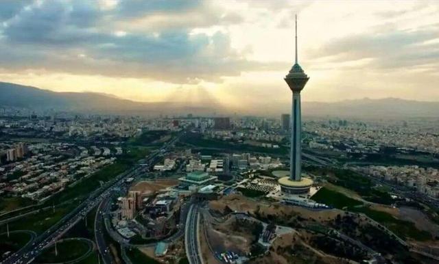 دو پایتخت به‌جای انتقال پایتخت؛ تجربه‌ای از هخامنشی‌ها