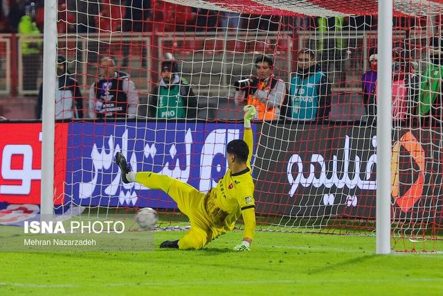 شب یلدایی فوتبال ایران؛ تراکتور کابوس پنالتی پرسپولیس را کامل کرد!