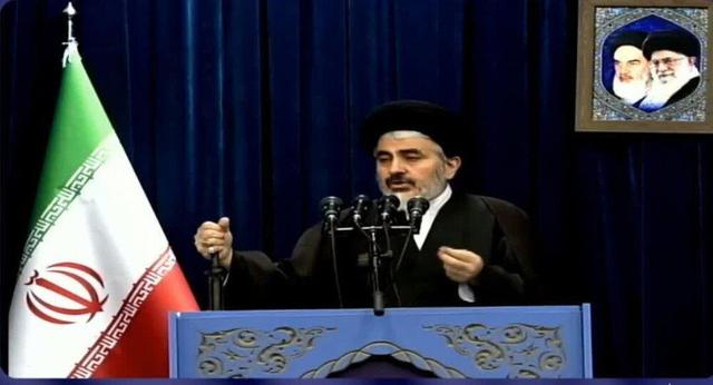 امام جمعه ارومیه: مدیریت ارز و تقویت ارزش پول ملی مورد توجه مسئولان قرار گیرد