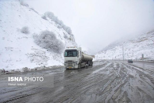 عبور و مرور در نطنز با زنجیر چرخ امکان‌پذیر است