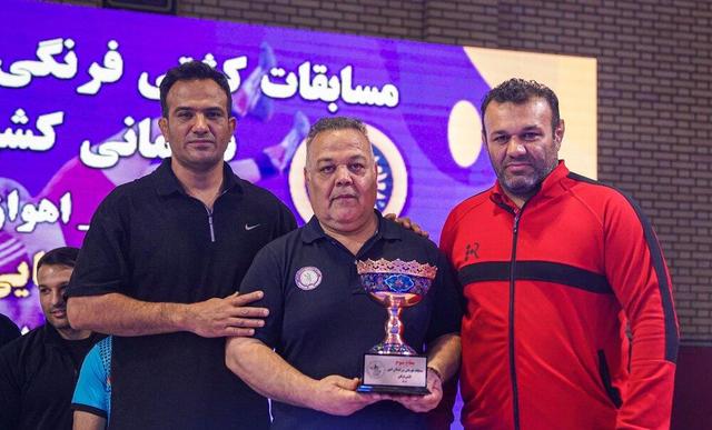 کسب ۹ مدال در پیکارهای کشتی فرنگی قهرمانی کشور توسط ورزشکاران فارس