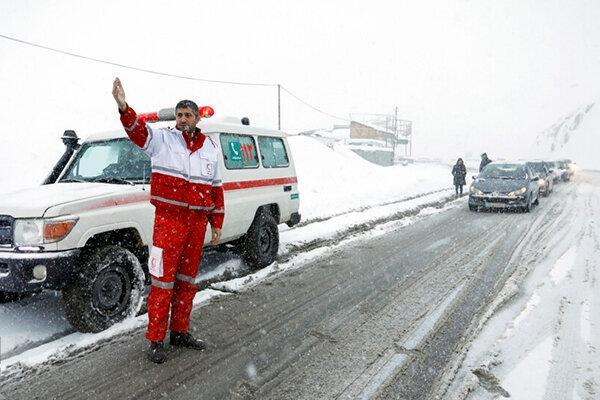ارتفاع برف در محور کامو در شهرستان کاشان به حدود ۳ متر رسید