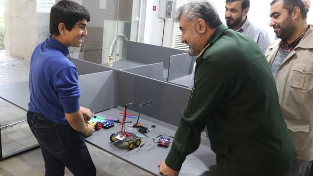 حضور ۱۰۰ دانش آموز رشتی در مسابقات علمی رباتیک