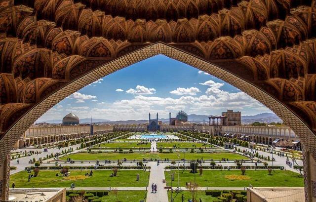 آغاز مرمت طبقه دوم میدان نقش جهان با تایید شورای فنی صندوق احیا