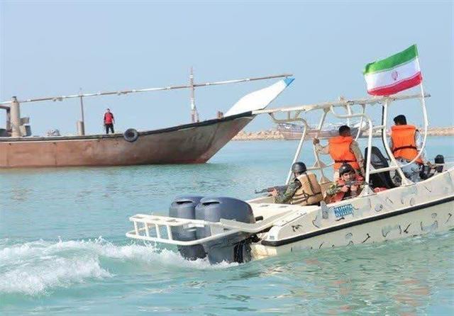 تردد شناورها در سواحل استان بوشهر ممنوع است