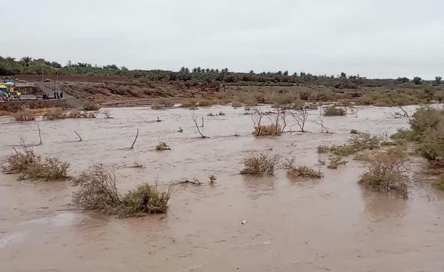 طغیان رودخانه فصلی شهر فهرج پس از سال‌ها خشکسالی
