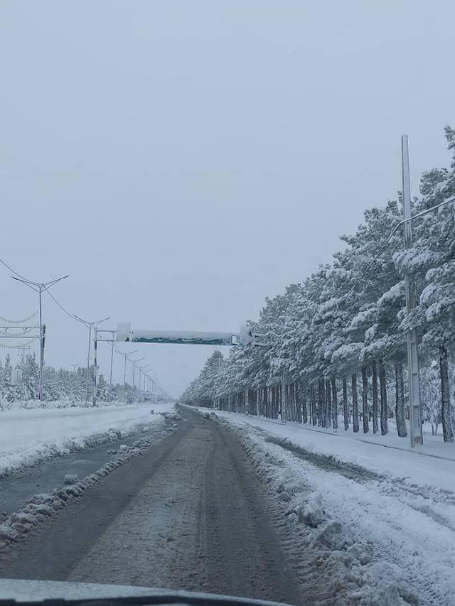 بارش برف و باران در ۳۴ محور اصلی فارس