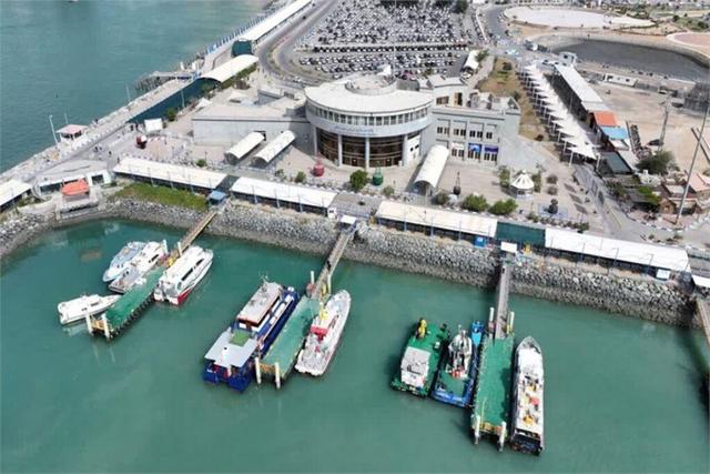 تعطیلی مسیرهای سه‌گانه دریایی مرکز استان هرمزگان 