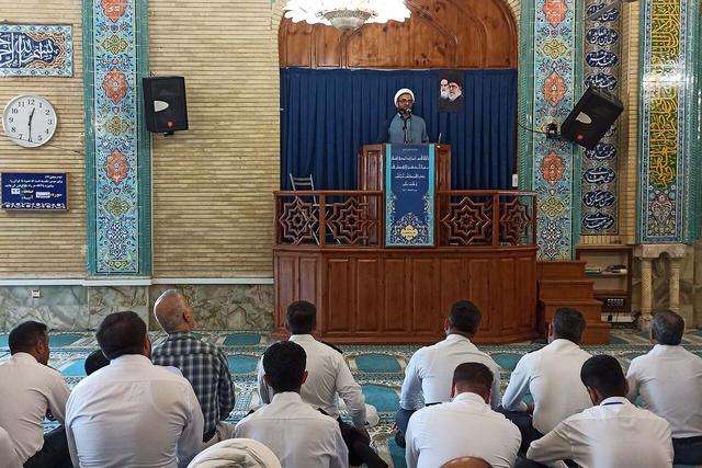امام جمعه موقت کیش: در مقابل دشمن نباید کوتاه بیاییم