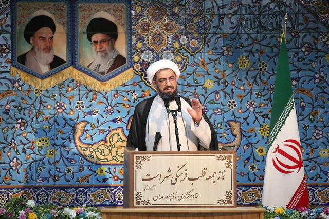 امام جمعه همدان: استفاده از ظرفیت نخبگان نباید به تعارف سیاسی تبدیل شود