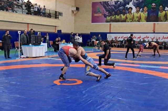 قهرمانی سنندج در رقابت‌های کشتی پهلوانی بزرگسالان کردستان