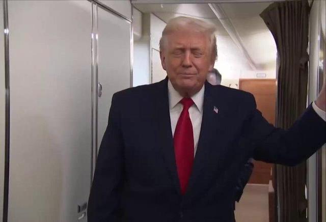 ترامپ: دور لاتاری گرین کارت را خط بکشید