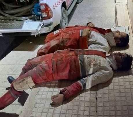 عکس/ وضعیت امدادگران پس از ۱۰ ساعت عملیات امدادرسانی به مناطق سیل‌زده