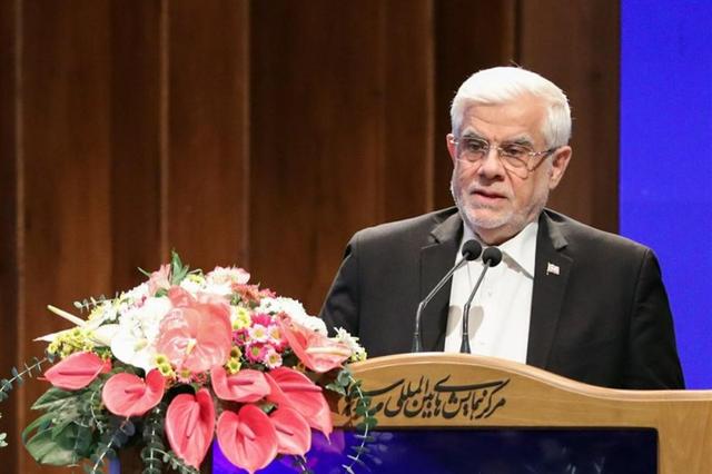 عارف: باید شرایط برای جذب سرمایه‌ها ایجاد شود