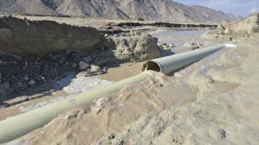 ترمیم خط انتقال آب آشامیدنی از سد سلمان فارسی