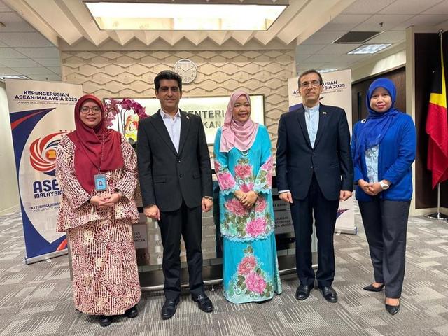 دیدار رایزن علمی جمهوری اسلامی ایران با مسئولان وزارت آموزش عالی مالزی