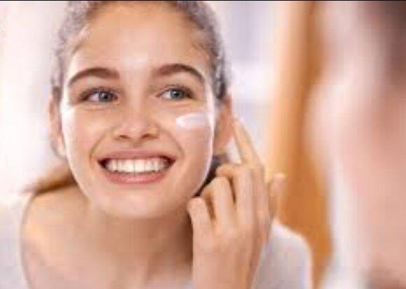 پوست نوجوانان زیر فشار ترندها؛ وقتی مراقبتِ بیش‌ازحد، آسیب‌زا می‌شود