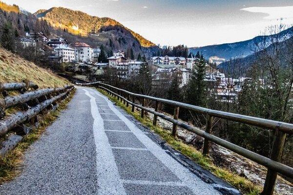 عکس روز ناسا از خالکوبی خورشید روی جاده!