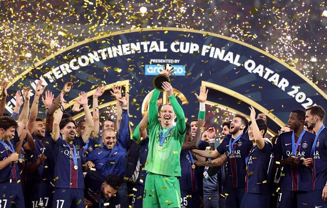 برنده دوئل شش‌گانه | سومین تیم قرن با شش جام در یک سال