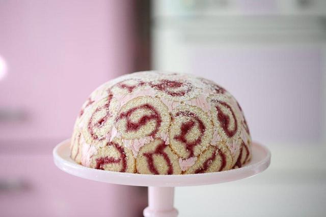 دسر شارلوت سلطنتی برای شب یلدا | دسر یخچالی لاکچری با طعم موز و گردو