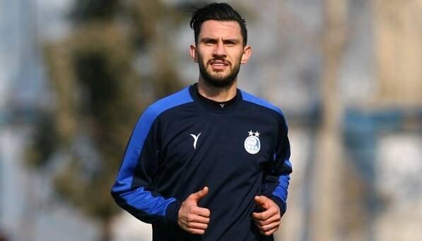 مهاجمی که از سوی هواداران استقلال هوو شد مشتری پیدا کرد؛ منصوریان مهاجم آبی ها را می خواهد